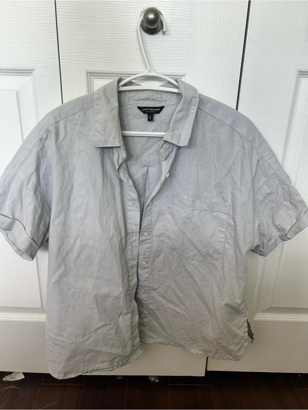 Lucky Brand Light Gray Short-Sleeve Button-Down Shirt